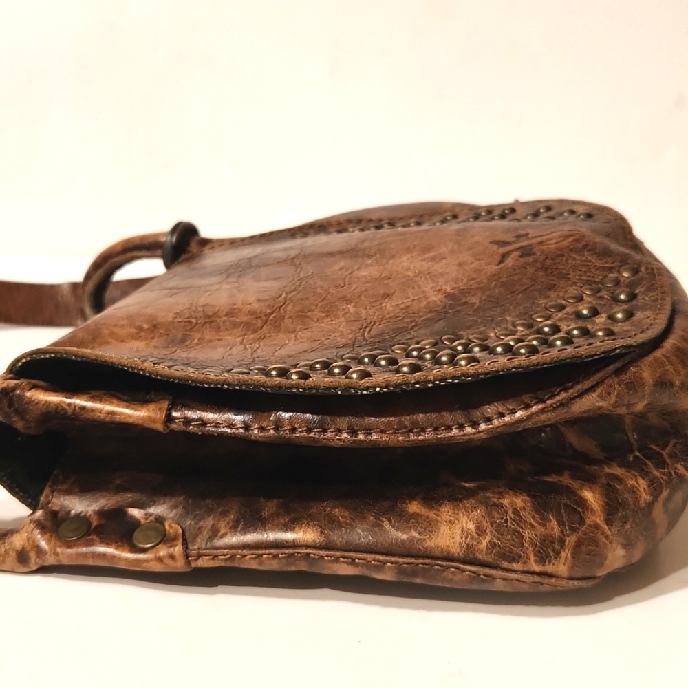 Vintage Frye Distressed Leather Studded Crossbody Saddle Bag EUC - Picture 12 of 16